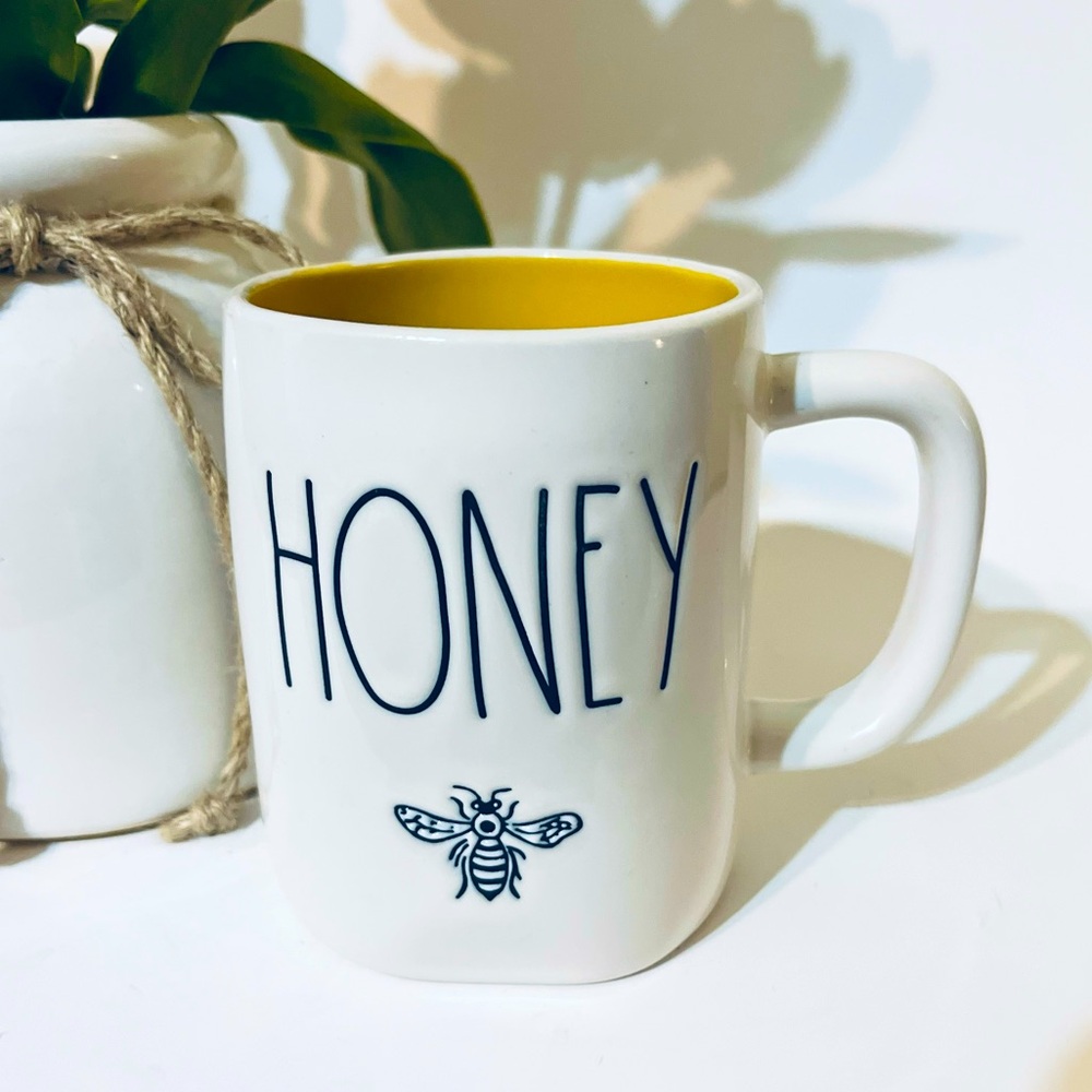Rae Dunn Honey 🍯 Bee 🐝 Mug